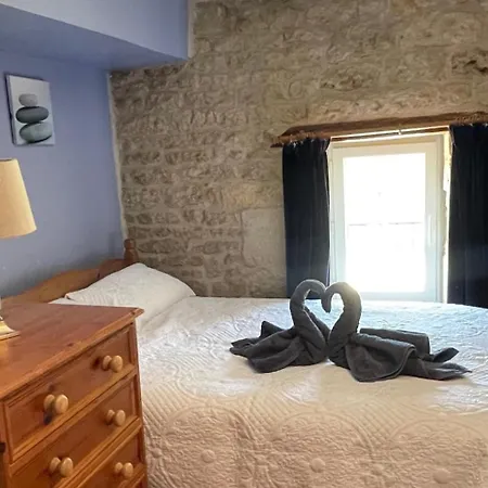 Rural French Sleeps 8 With Pool And Parking Holiday home *
