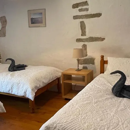 Rural French Sleeps 8 With Pool And Parking Holiday home