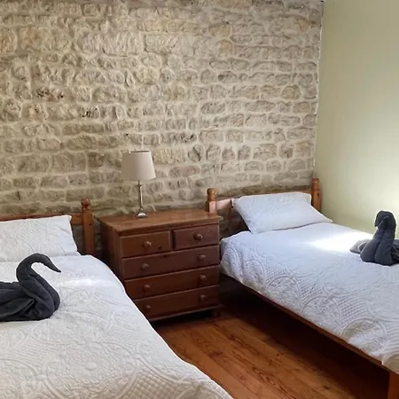 Rural French Sleeps 8 With Pool And Parking